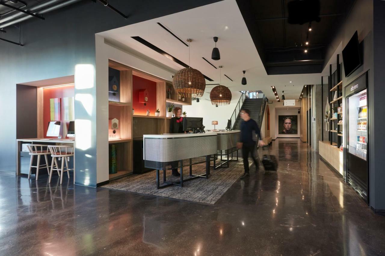 Alt Hotel Calgary East Village Zewnętrze zdjęcie