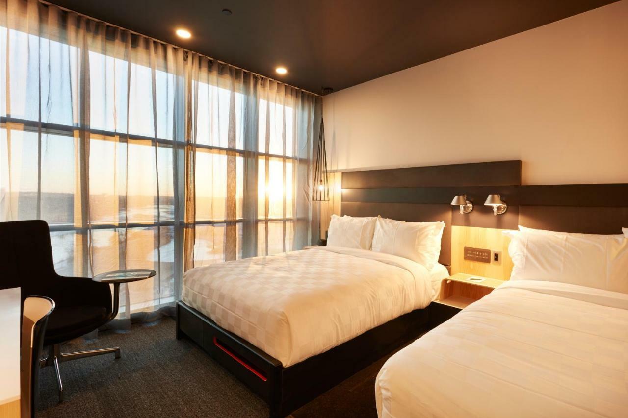 Alt Hotel Calgary East Village Zewnętrze zdjęcie