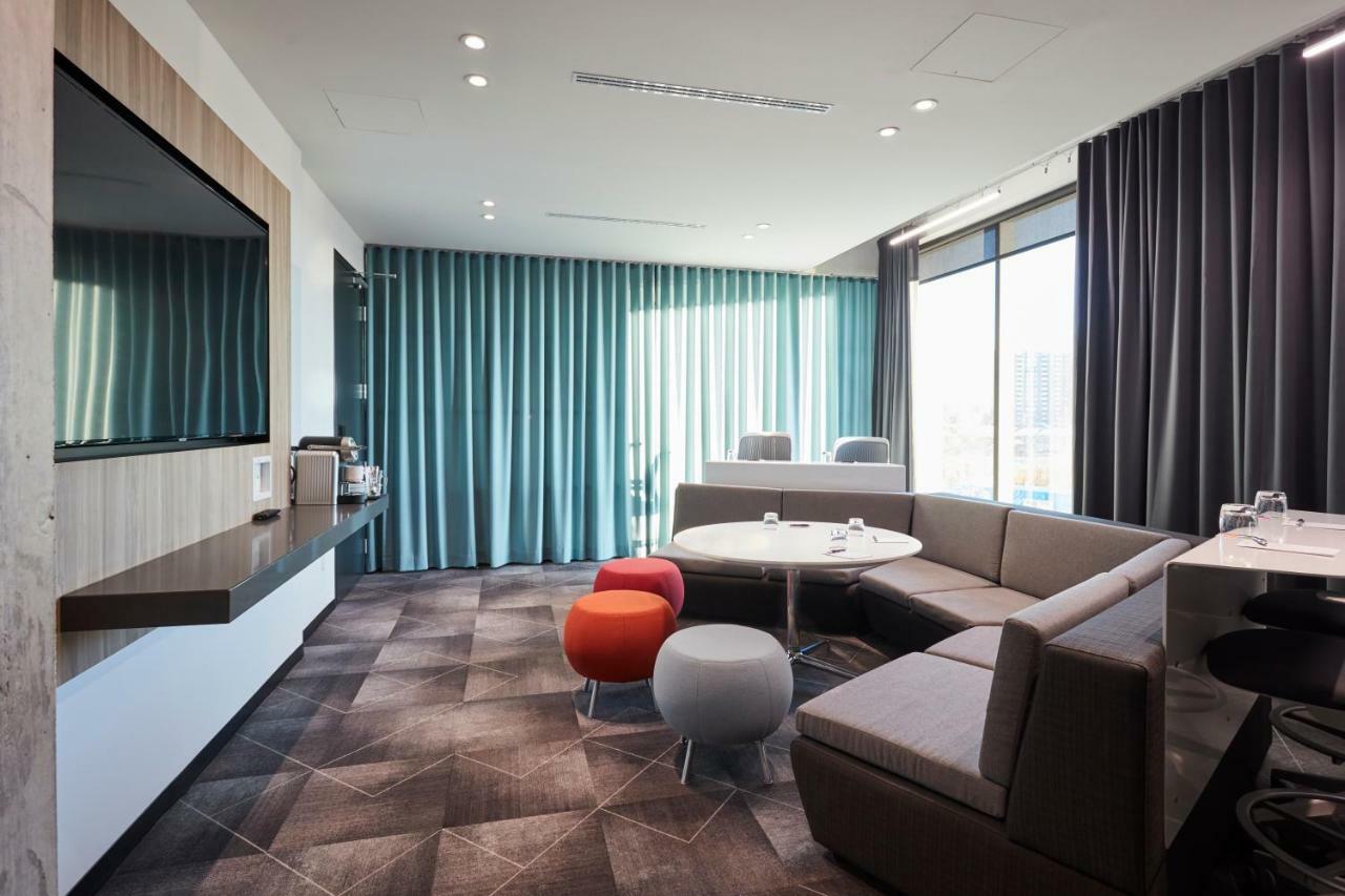 Alt Hotel Calgary East Village Zewnętrze zdjęcie